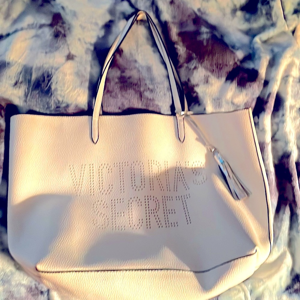 Victory’s Secret store bag